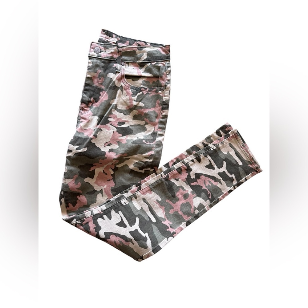 Levi’s 721 High-rise camo skinny jeans 720  high rise skinny pants jeans